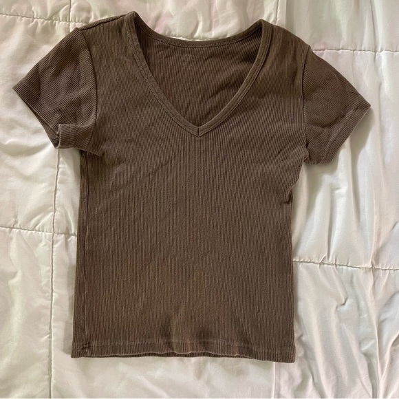 Brandy Melville Tops - Brandy Melville Chocolate Brown V-Neck Ribbed Tee